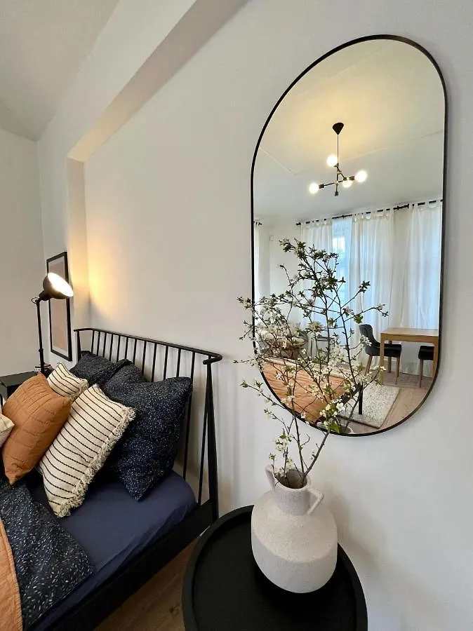 Homely Apartment Close To Metro Palmovka براغ 0*,