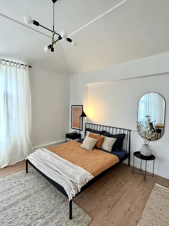 Homely Apartment Close To Metro Palmovka براغ